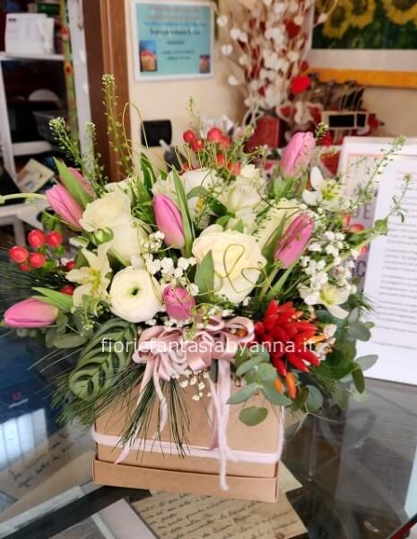 Flower box confezionata e biglietto auguri