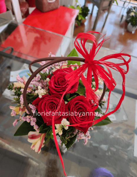 La borsetta perfetta colore rosso, chiamami